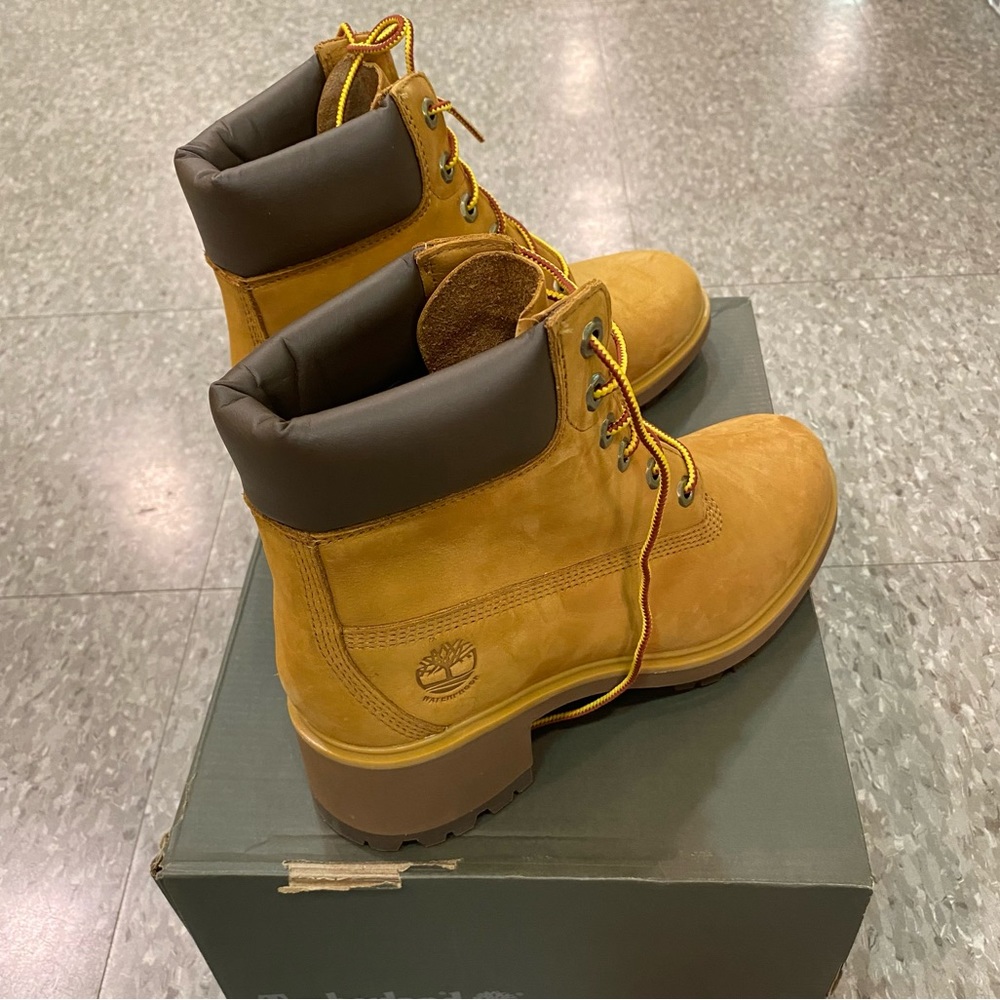 Timberland Kinsley Waterproof Brown Boots | Size 6 - Picture 2 of 5